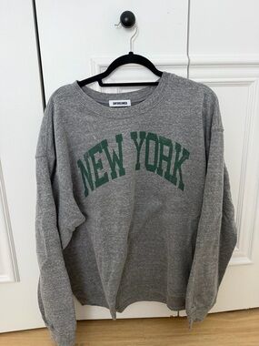 Daydreamer Gray Crewneck with Green "New York" Arch